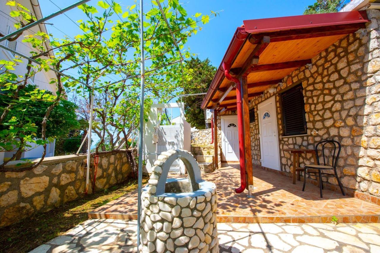 Garden Resort - Apartments Ruzmarin Potocnica Esterno foto